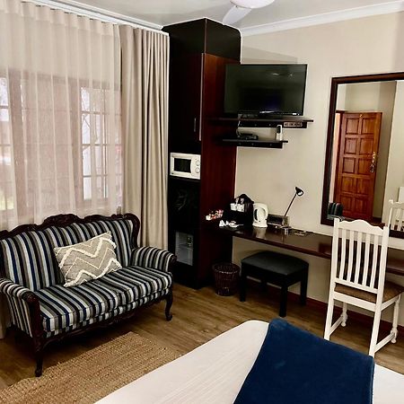 Dunvegan Execu Lodge Идънвейл Екстериор снимка