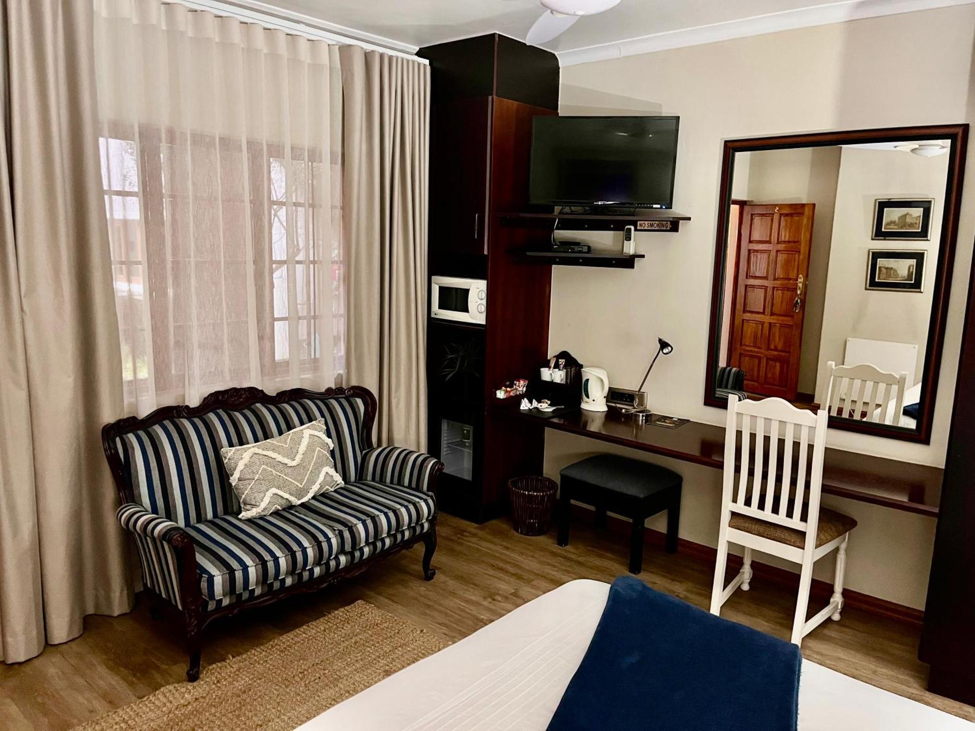 Dunvegan Execu Lodge Идънвейл Екстериор снимка
