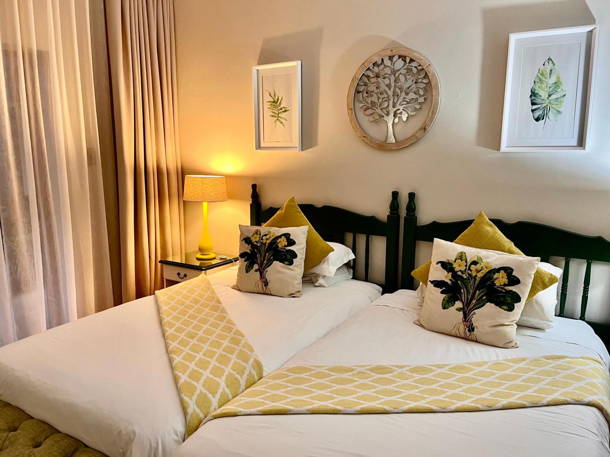 Dunvegan Execu Lodge Идънвейл Екстериор снимка